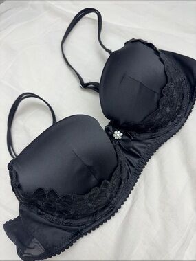 NWOT Victoria's Secret Very Sexy Black Balconet Bra